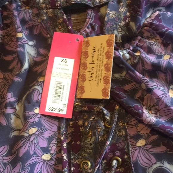 Cute top - Picture 6 of 6